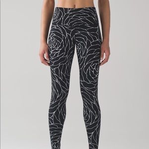 Lululemon wunder under radiant rose leggings